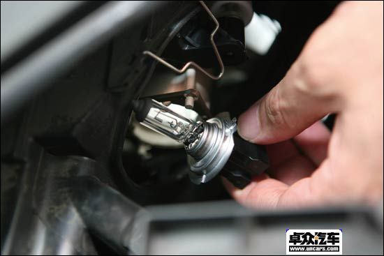 点睛——如何自己更换车灯