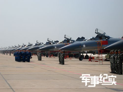 组图:空军解密歼-11拦截F-16全过程