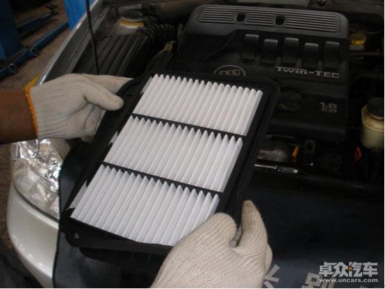 保养DIY 自己动手更换凯越空气滤清器 卓众汽车网