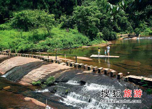 闲逛岭南七星奇岩