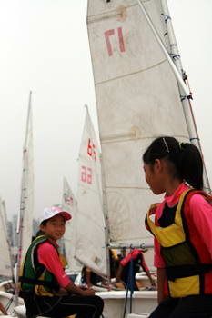 2010青岛市青少年帆船营在奥帆中心开营