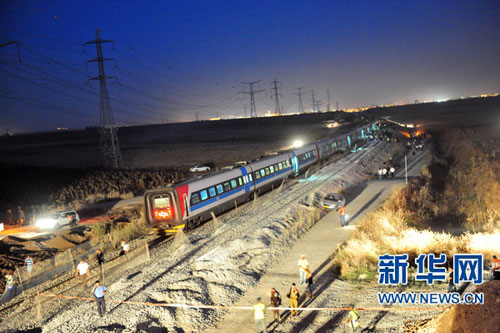 以色列列车与小客车相撞7死20伤(组图)