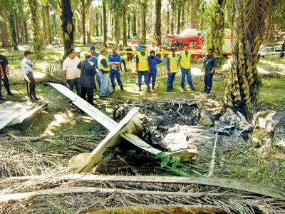 马来西亚一飞机失控坠毁 华裔女飞行员身亡(图)