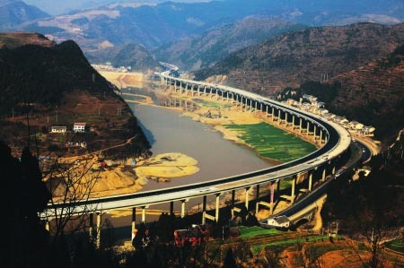 四川：广陕高速全线贯通 预计5月通车